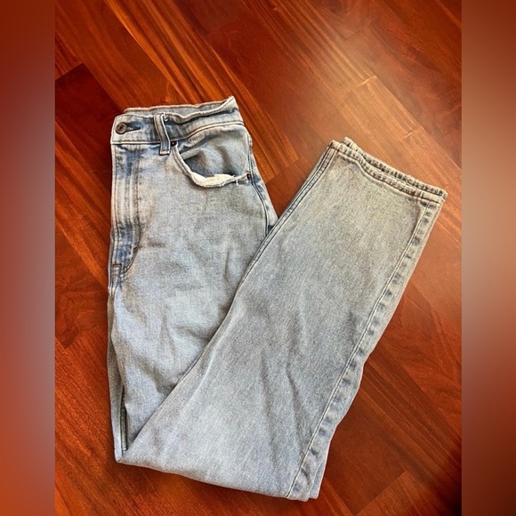 Abercrombie & Fitch Denim - Abercrombie Ankle Straight Ultra High Rise Curve Love 
Size 26